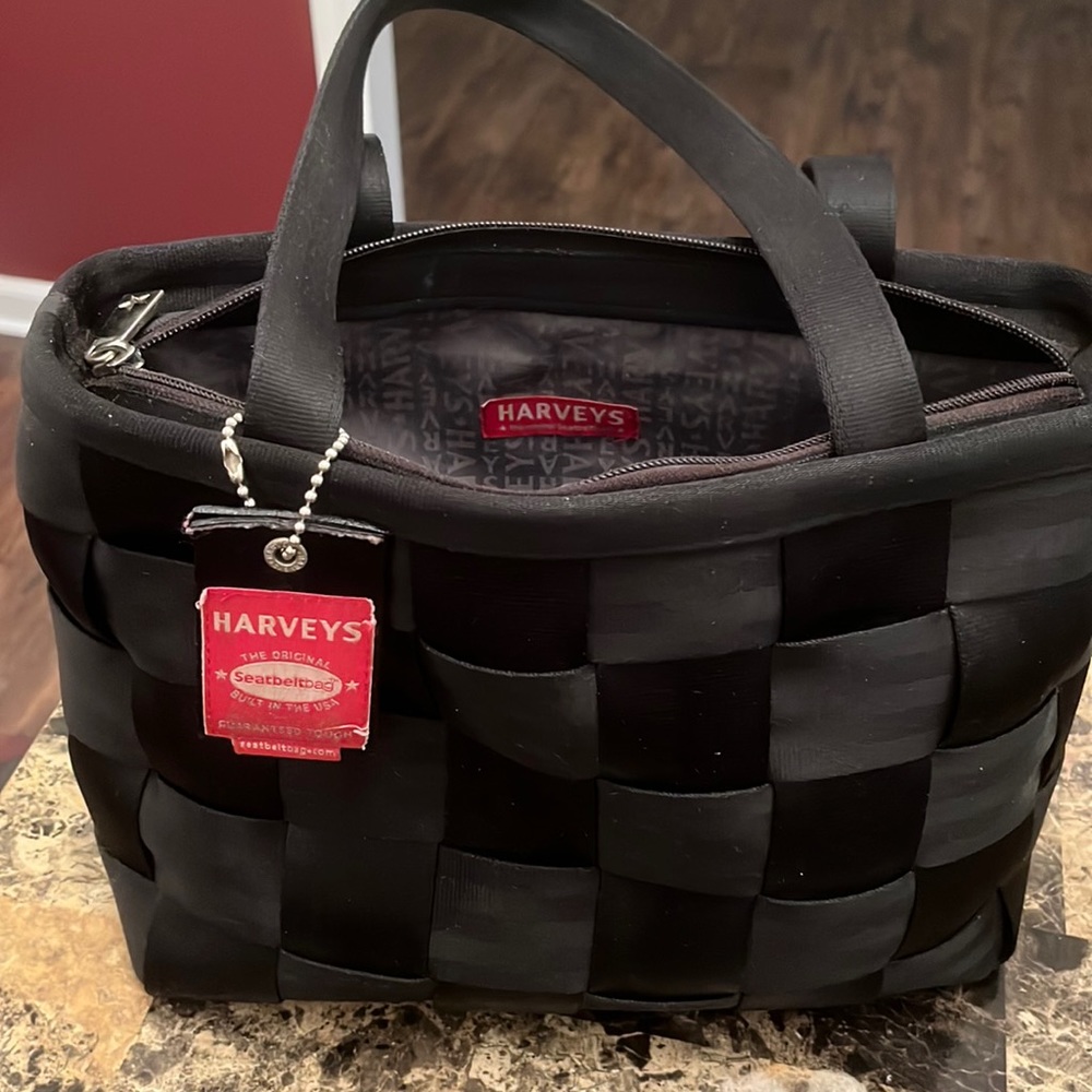 Harvey’s seatbelt bag. Great condition. Very tough bag.
